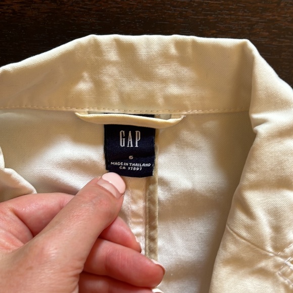 White Gap Blazer - Picture 6 of 6